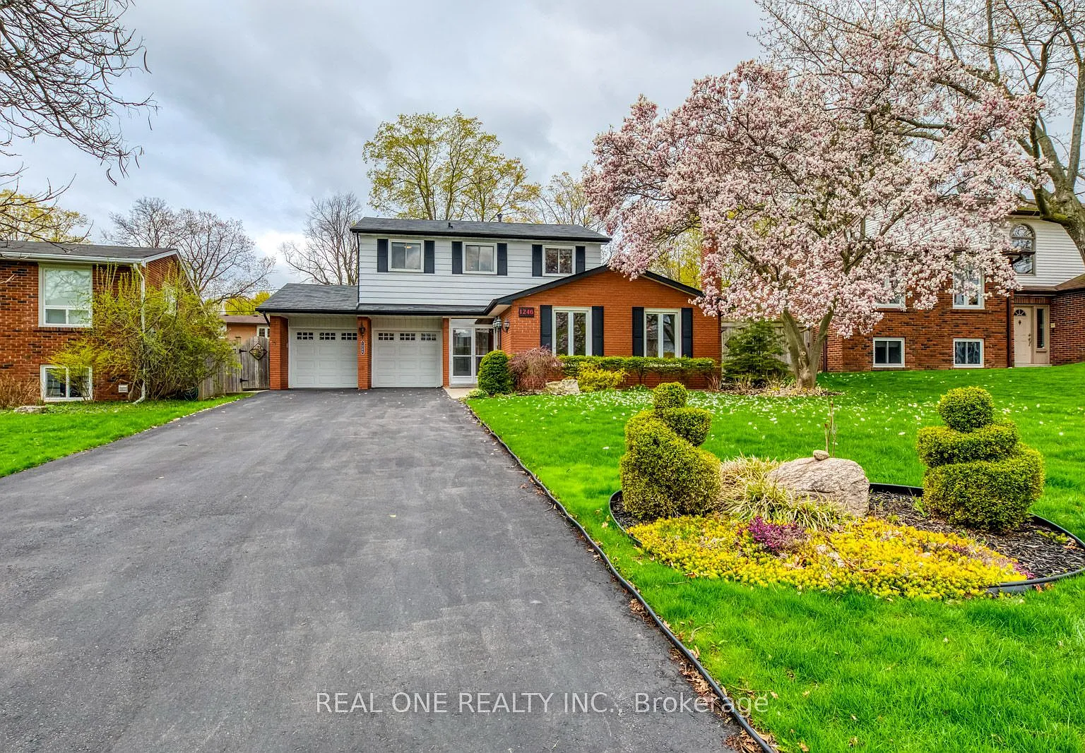3 bed, $4,300 — Photo 1