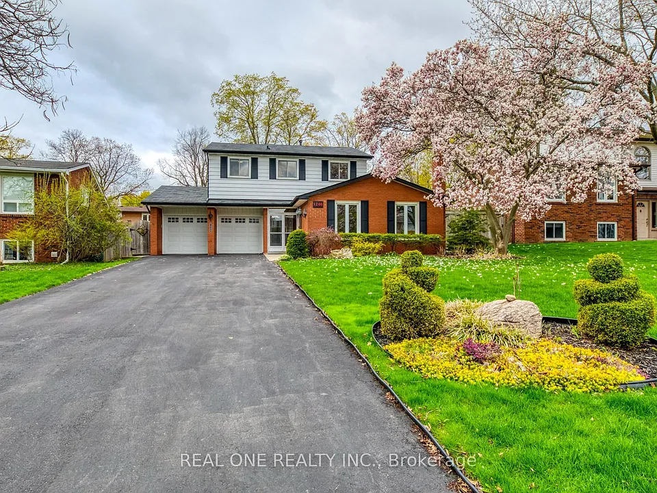 1246 Landfair Cres