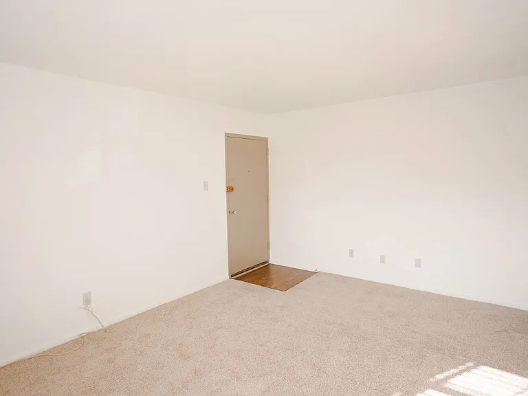 Clifton Woods Apartments — Photo 18