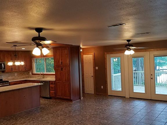 5th image of 16300 Lake Dr W