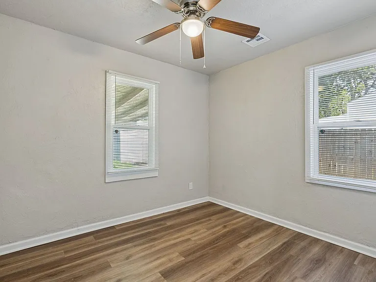 510 N Marshall Dr — Photo 28