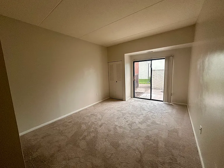 1071 Lancaster Blvd #12 — Photo 12