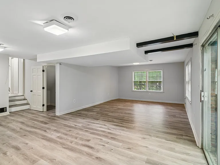 2600 Lantern Ln — Photo 9