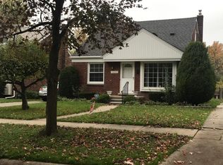 19249 Eastborne St, Harper Woods, MI 48225