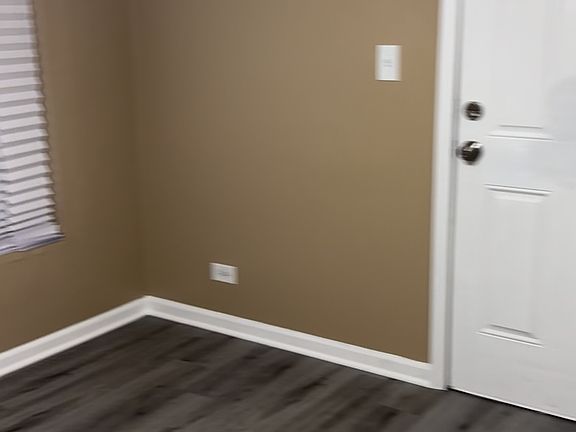 2nd image of 5033 S Winchester Ave #1