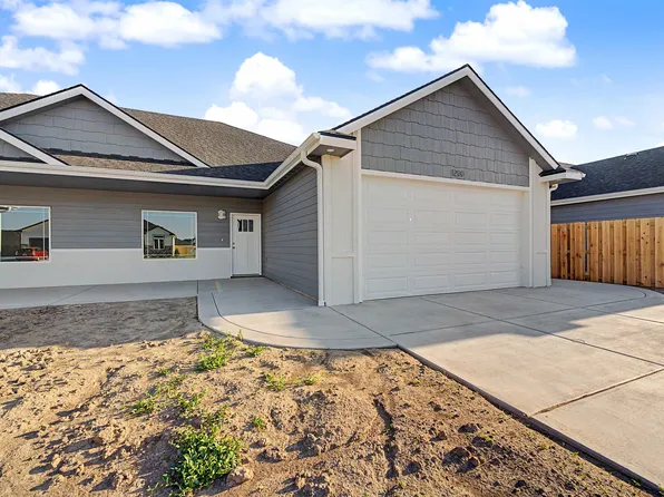 1200 Vista Ct, Salina, KS 67401