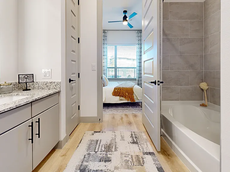 Spacious Bathroom