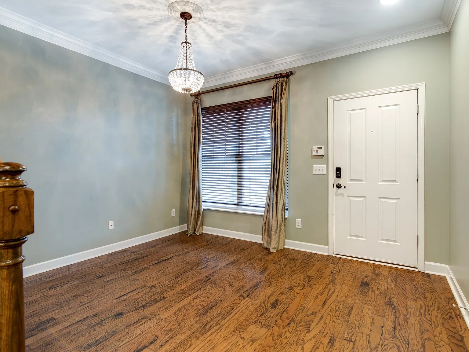 3 bed, 2.5 bath, 1864 sqft, $2,500 — Photo 4