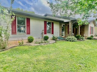 1135 N 9th St, Mitchell, IN 47446
