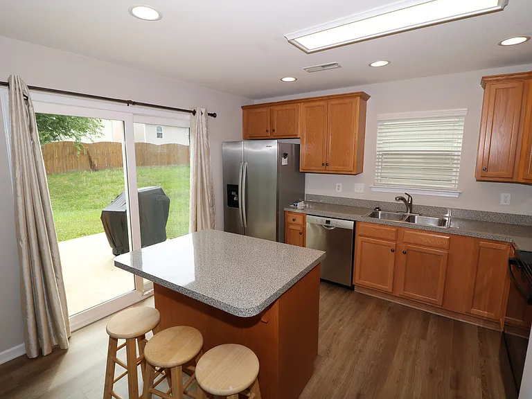 4022 Linsbury Ct — Photo 9
