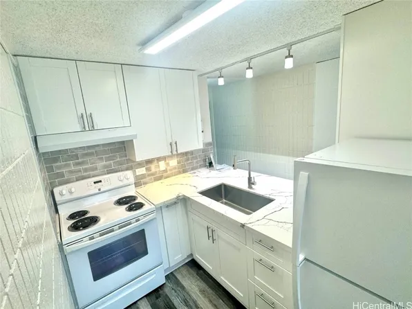 3215 Ala Ilima St APT B807, Honolulu, HI 96818