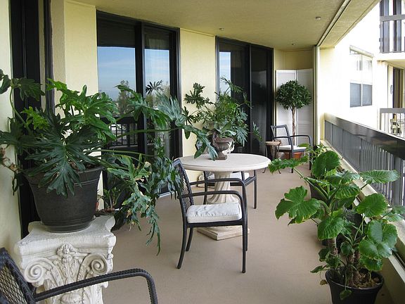 4th image of 2900 NE Forteen Street Cswy #704