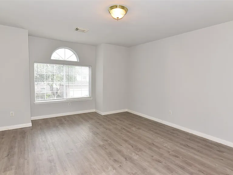 6807 Turtlewood Dr — Photo 19