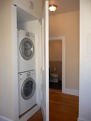 Rented by Perry Associates NYC Inc | media 21