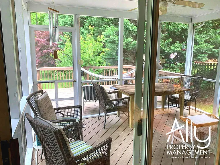 1236 Raintree Dr — Photo 18