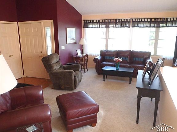 4th image of 2117 Evergreen Ct