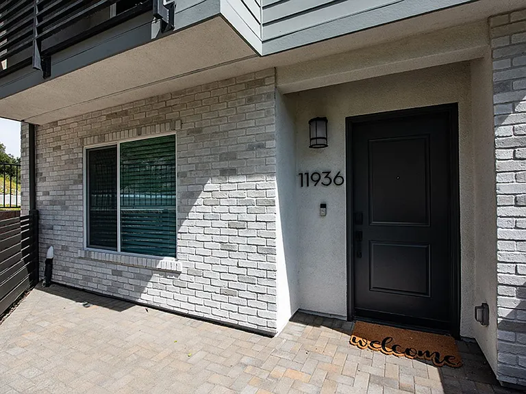 11936 Owen Ln — Photo 33