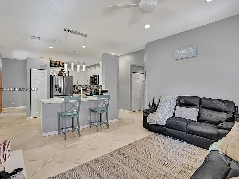 4219 Sabal Ridge Cir — Photo 15