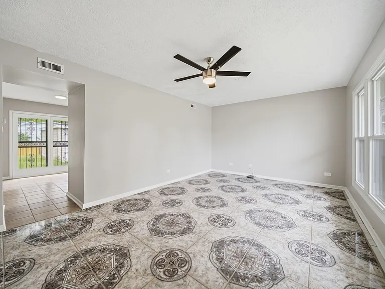 531 Wallace St — Photo 18