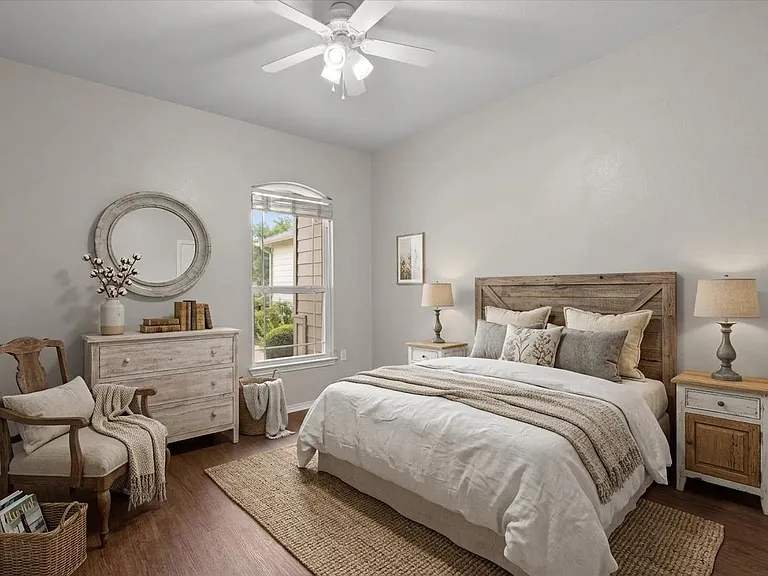 330 Portsmouth Dr — Photo 6