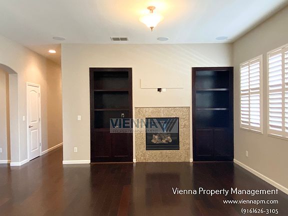5th image of 8066 Linda Isle Ln