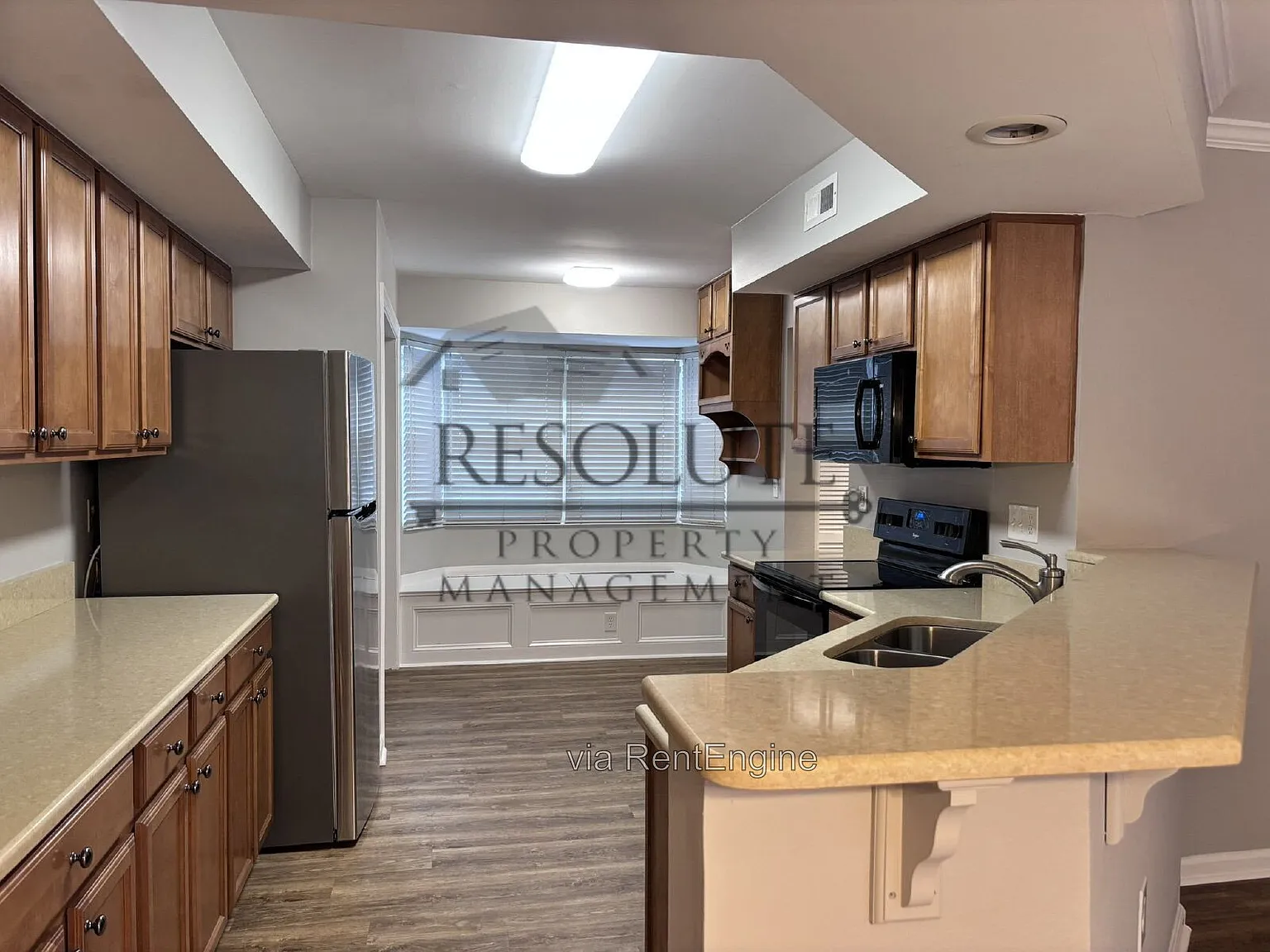 3 bed, 2.5 bath, 1408 sqft, $1,895 — Photo 2