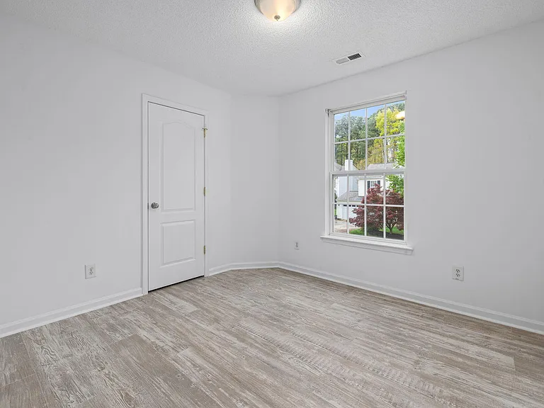 6905 Dawnalia Ct — Photo 16