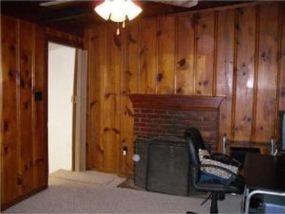4th image of 215 Lakeview Dr