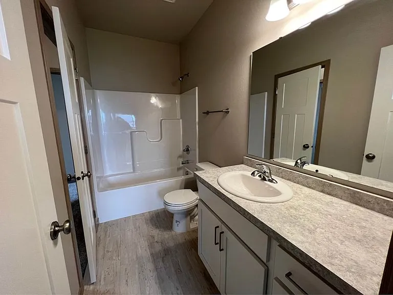 1512 Keystone Cir NE — Photo 14