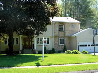 36 Willowbrook Rd, West Hartford, CT 06107