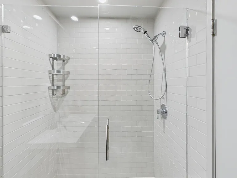 888 Hilgard Ave — Photo 36