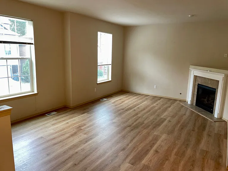 11535 6th Ave E — Photo 16