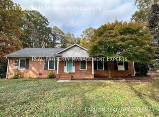 4237 Rocky River Rd, Charlotte, NC 28215