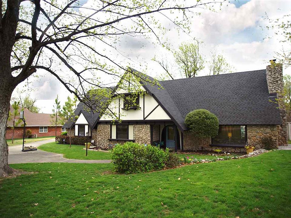 1st image of 2901 Wildwood Dr