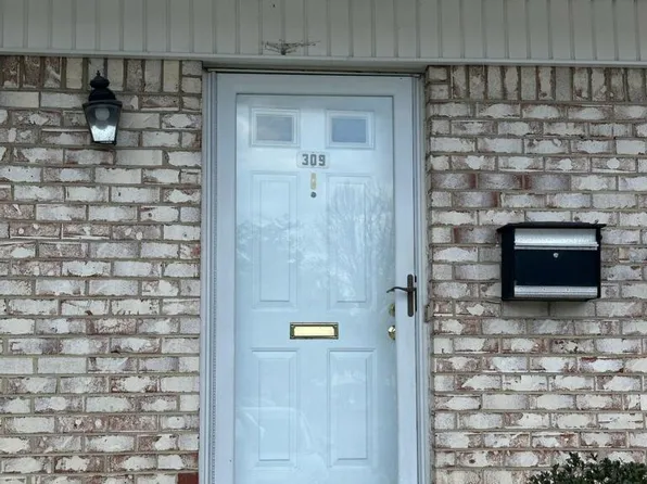 309 Silver Ct, Hamilton, NJ 08690