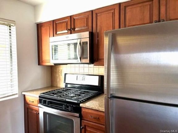 4th image of 296 High Ave APT 2M