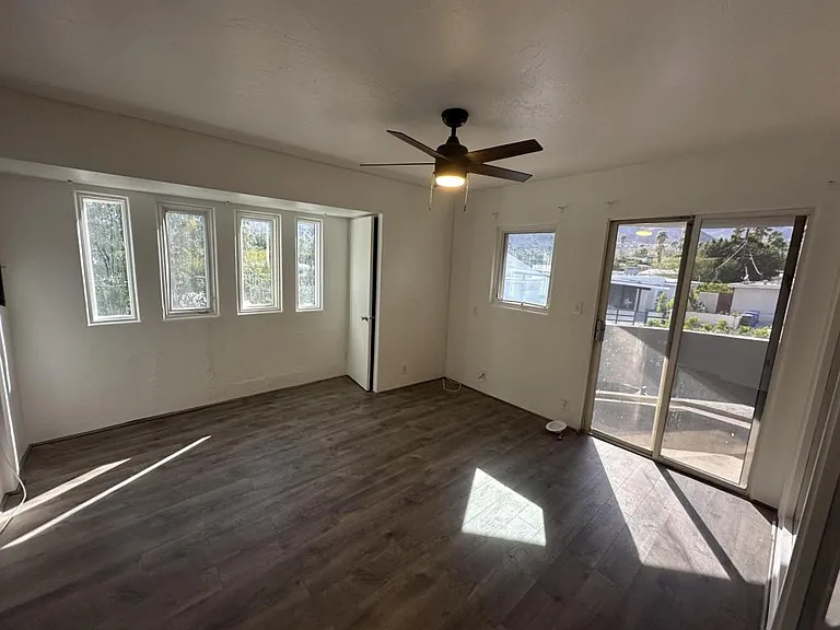 2286 N Junipero Ave — Photo 30