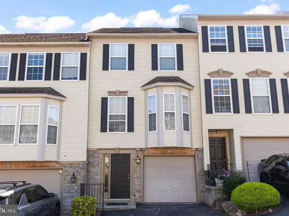 2710 Equestrian Dr, York, PA 17402