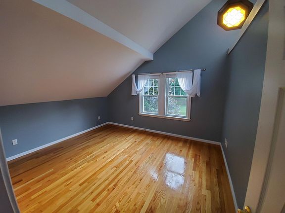 4th image of 120 Thicket St