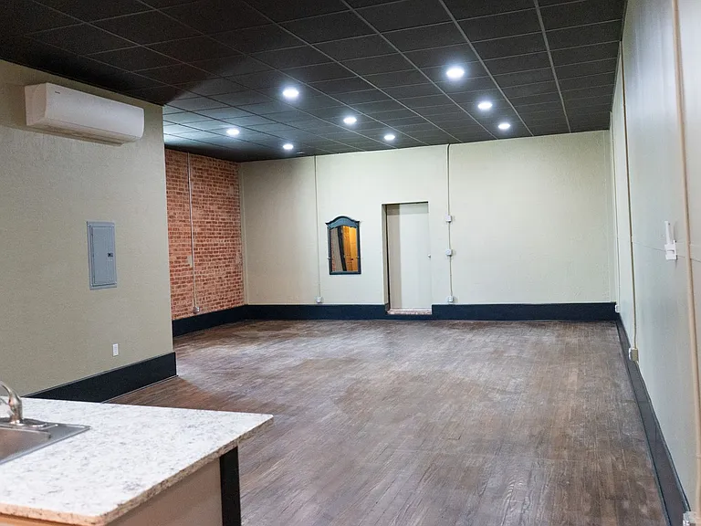 102 East Main St — Photo 13