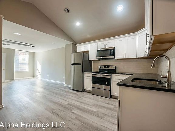 4th image of 130 Oak Ave #11667561