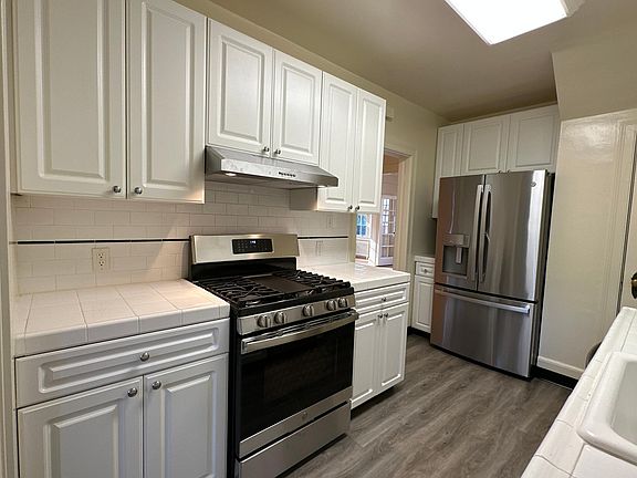 3rd image of 733 Liggett Ave #A