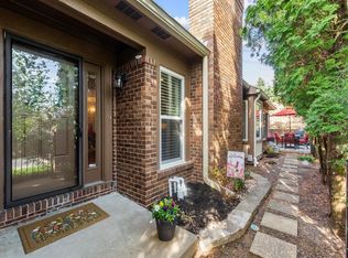 1020 King Henry Ct, Saint Louis, MO 63146