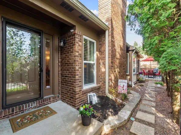 1020 King Henry Ct, Saint Louis, MO 63146