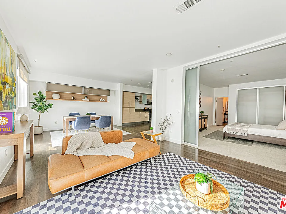 1234 Wilshire Blvd #321