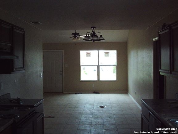 4th image of 231 Forest Valley