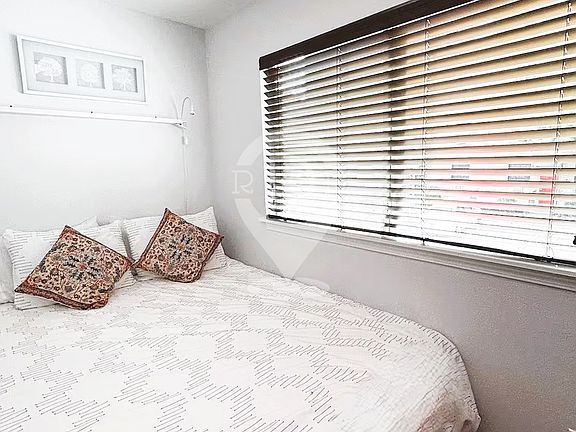 5th image of 1700 Nueces St APT 208
