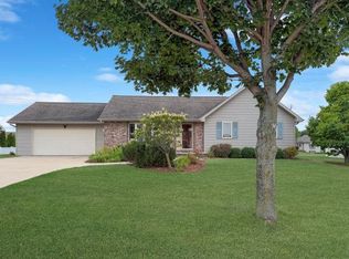 3136 Egan Ln, Green Bay, WI 54311