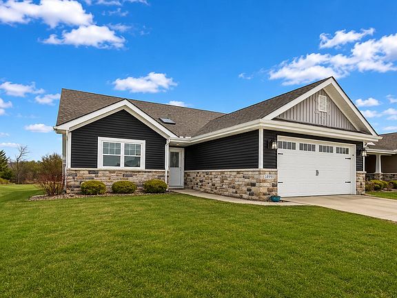 2nd image of 13893 Breakwater Ln
