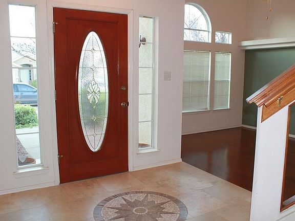 2nd image of 376 Jardin Bello Ave